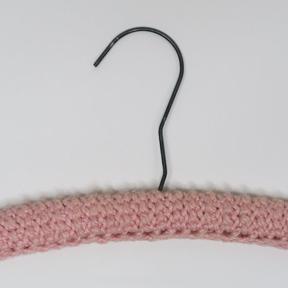 Vintage 60s Pink Crochet "Non Slip" Decorative Clothes Hangers - Picture 4 of 8